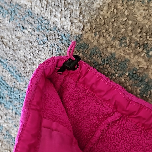 The North Face Woman's Magenta Fleece Full Zip Shaggy Teddy Jacket. Sz: S - Picture 9 of 10